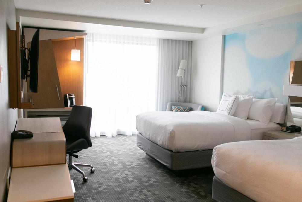 Guest room, 2 Queen interior