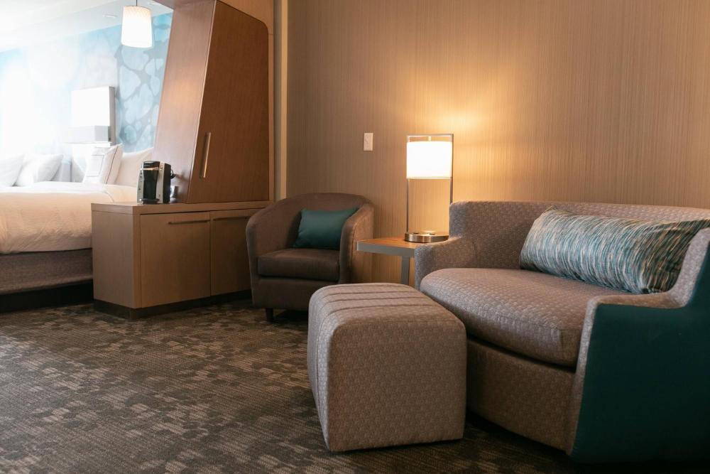 Queen Suite with Sofa Bed - Hearing Accessible interior